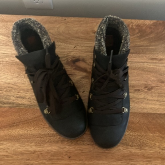 Merrell Insulated Hiking Boots 6.5 Waterproof Nubuck, Fleece Lined Black/Brown - Picture 8 of 12